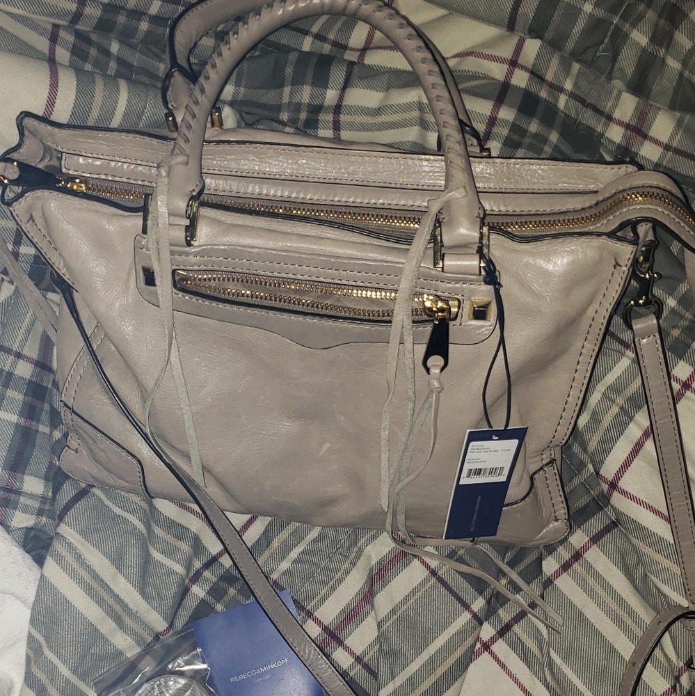 (SOLD)Authentic Rebecca MINKOFF PURSE(SOLD)